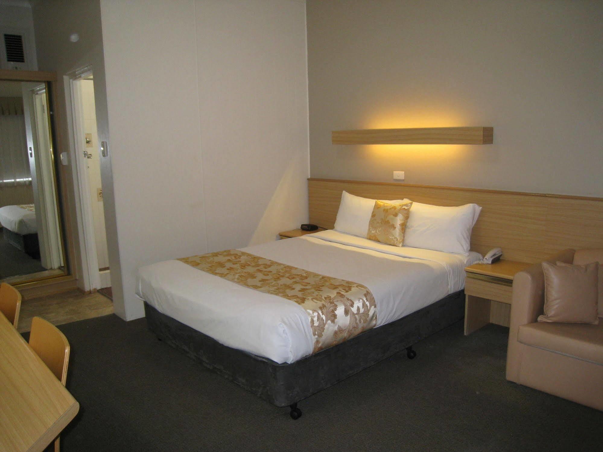 Country Lodge Motor Inn Bathurst Buitenkant foto